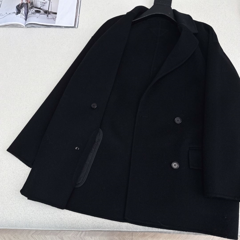 Pra*a outwear